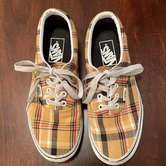 Vans Old Skool Gold & Black Plaid Print Lace Up Sneaker Size Women's 6.5/Men’s 5 - Picture 2 of 11